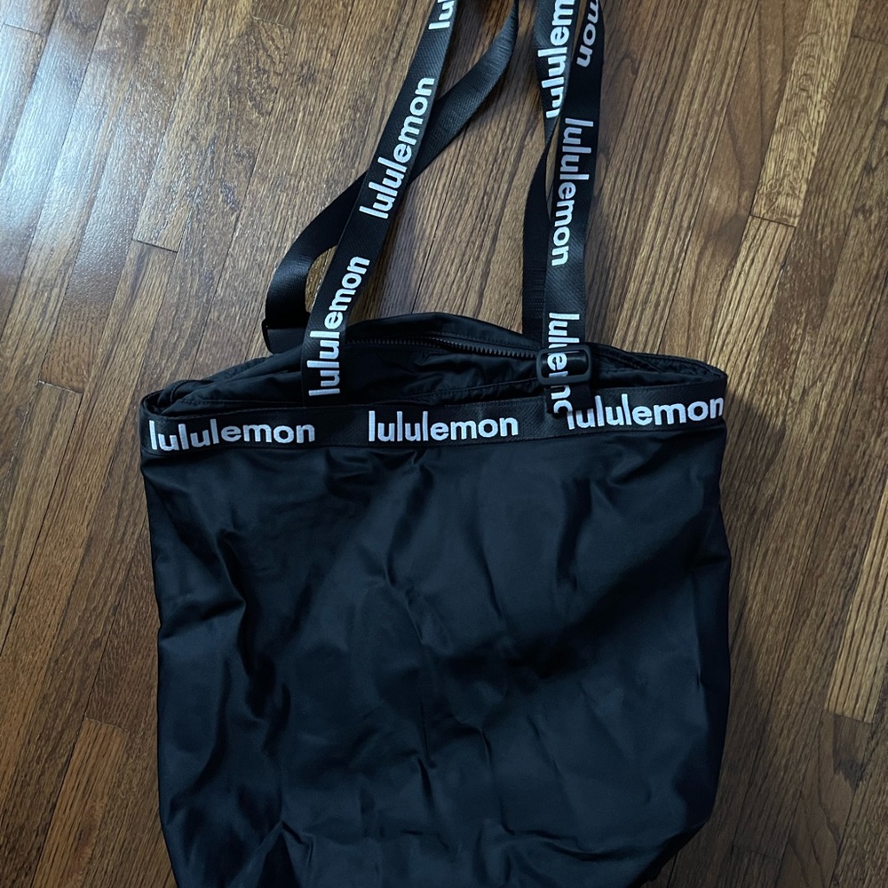 Lululemon Athletica Black Zippered Bag